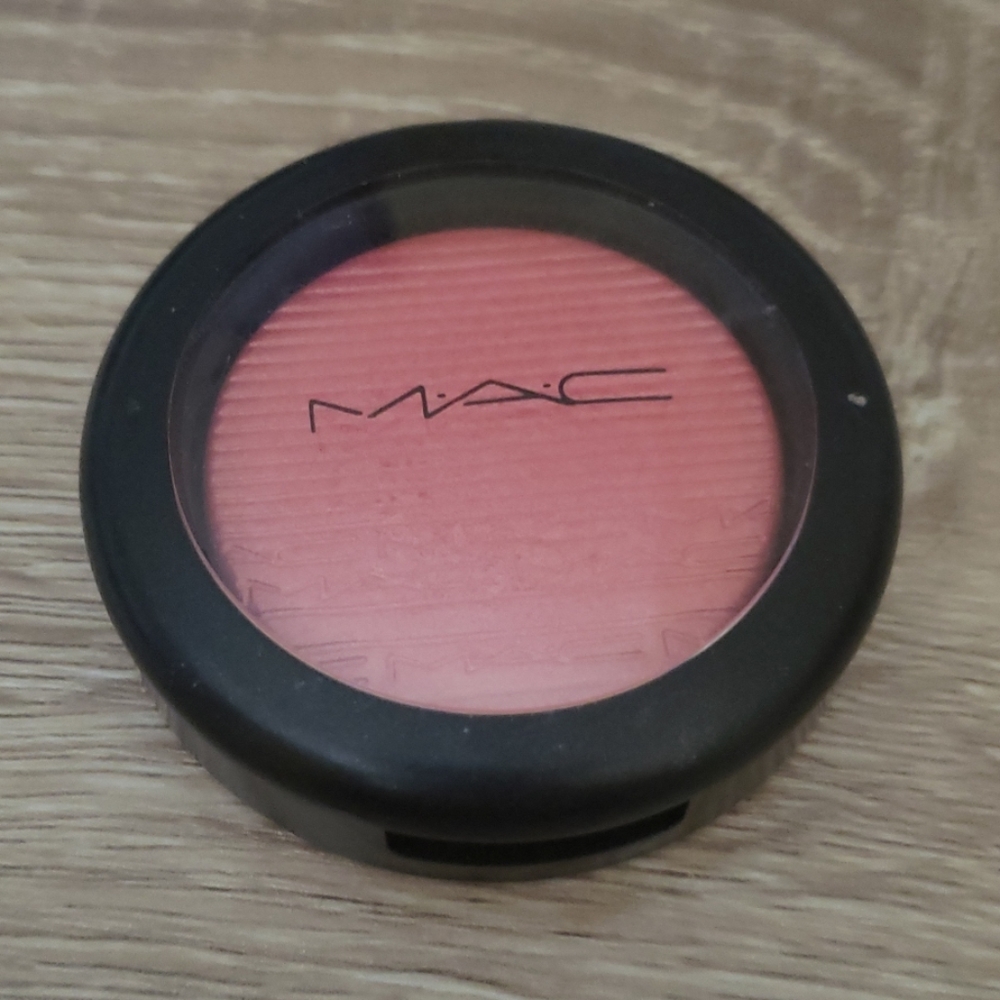MAC blush